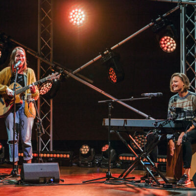 Manja und Maria Singer-Songwriter